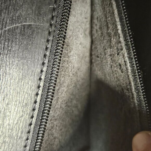 SOLD Louis Vuitton Arsch in black epi leather 2 way authenticated - Picture 10 of 16